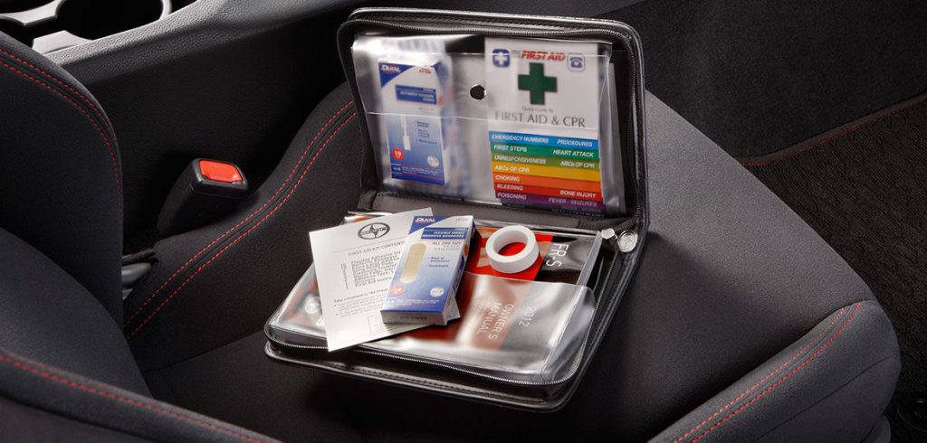 ¿Ya tienes en tu carro todo lo necesario para una emergencia? 3 categorías de elementos que no pueden faltar.
